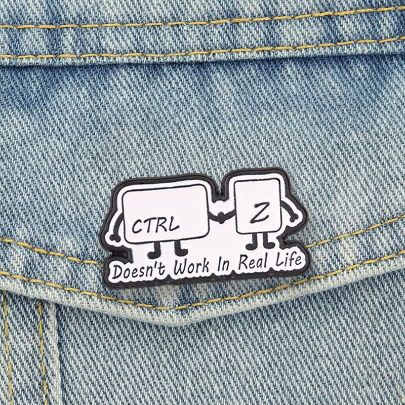 Tech Accessories For Work - Komik Teknoloji Meme Emaye İğneleri Ctrl+Z